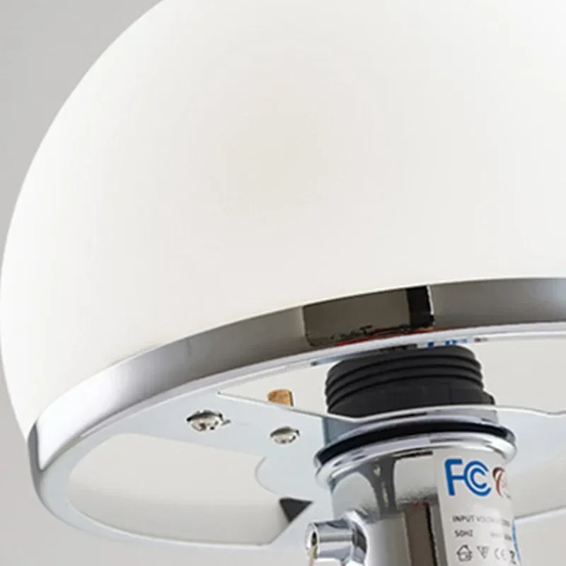 Borgå Table Lamp – Glass & Metal, Scandinavian Design - Imagen 5