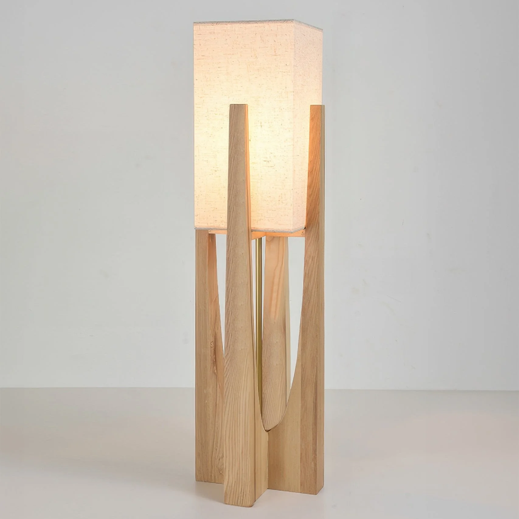 Ribe Floor Lamp – Scandinavian Minimalist Design - Imagen 3