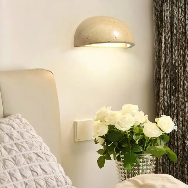 Kjerstad – Travertine Half-Moon Wall Lamp - Imagen 3