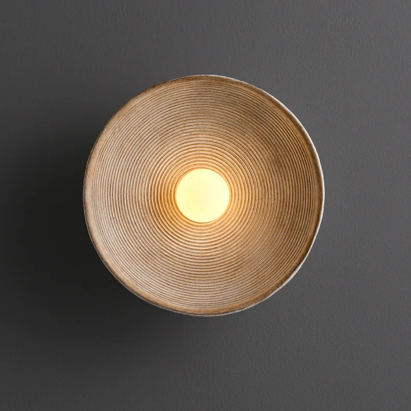 ODDA – Nordic Inspired Wall Lamp in Chestnut - Imagen 2