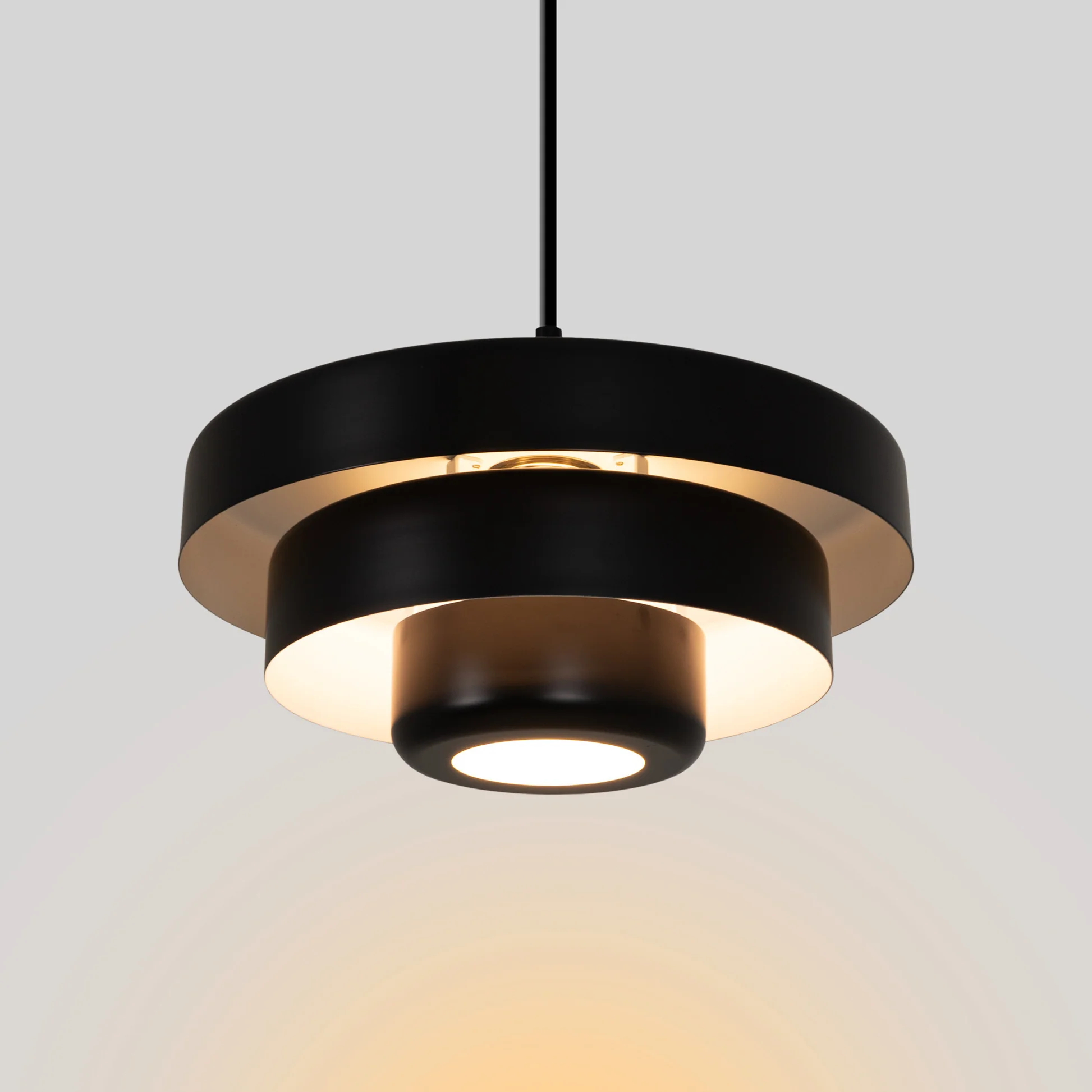 Höfn Pendant Lamp – Elegant & Timeless Design - Imagen 11