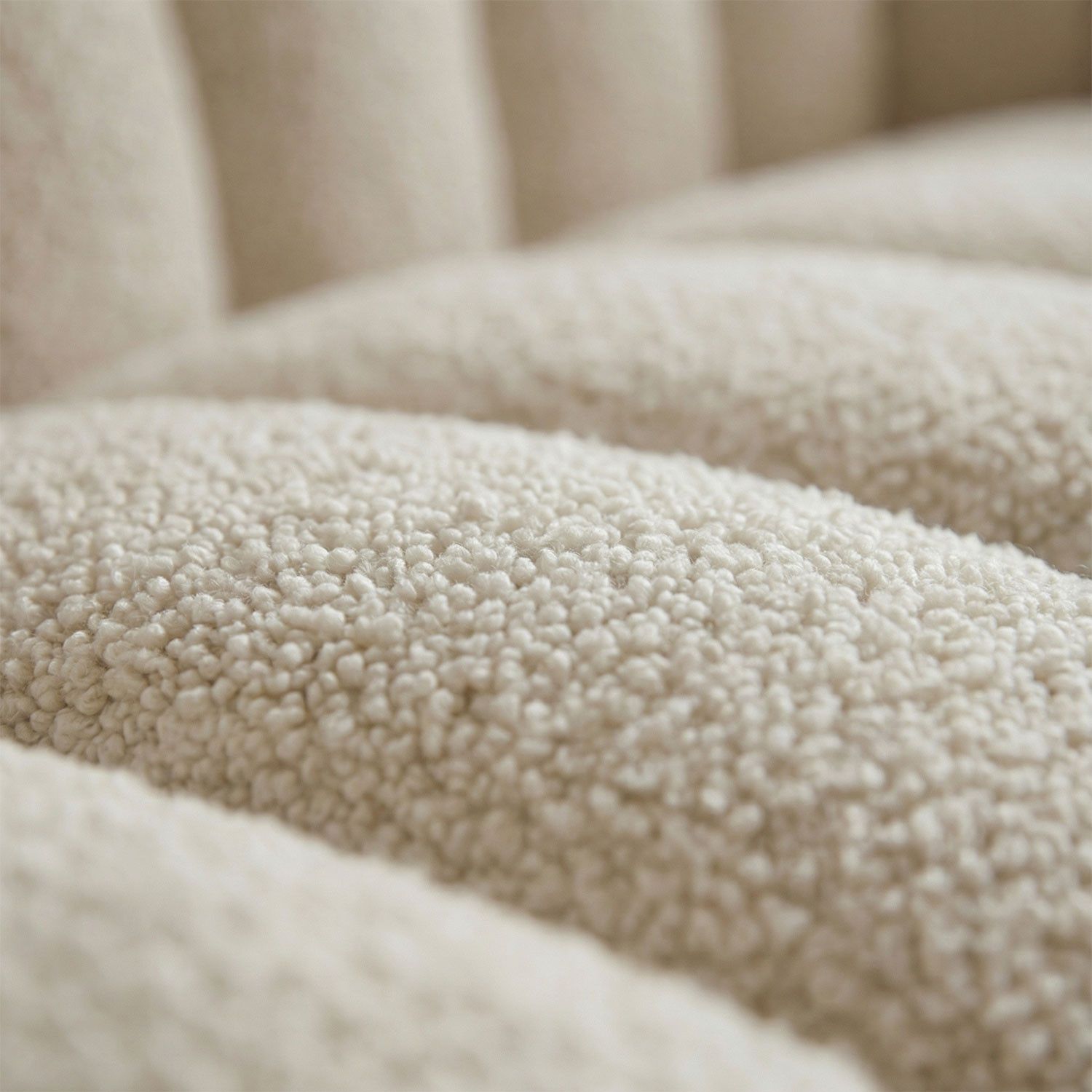 Sofá de 2 plazas Horsens – Diseño tipo concha, tapizado en bouclé color crema - Imagen 4