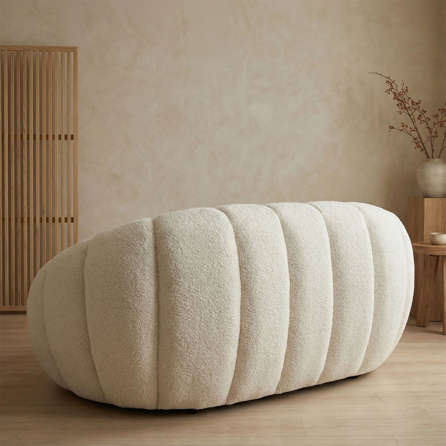Sofá de 2 plazas Horsens – Diseño tipo concha, tapizado en bouclé color crema - Imagen 5