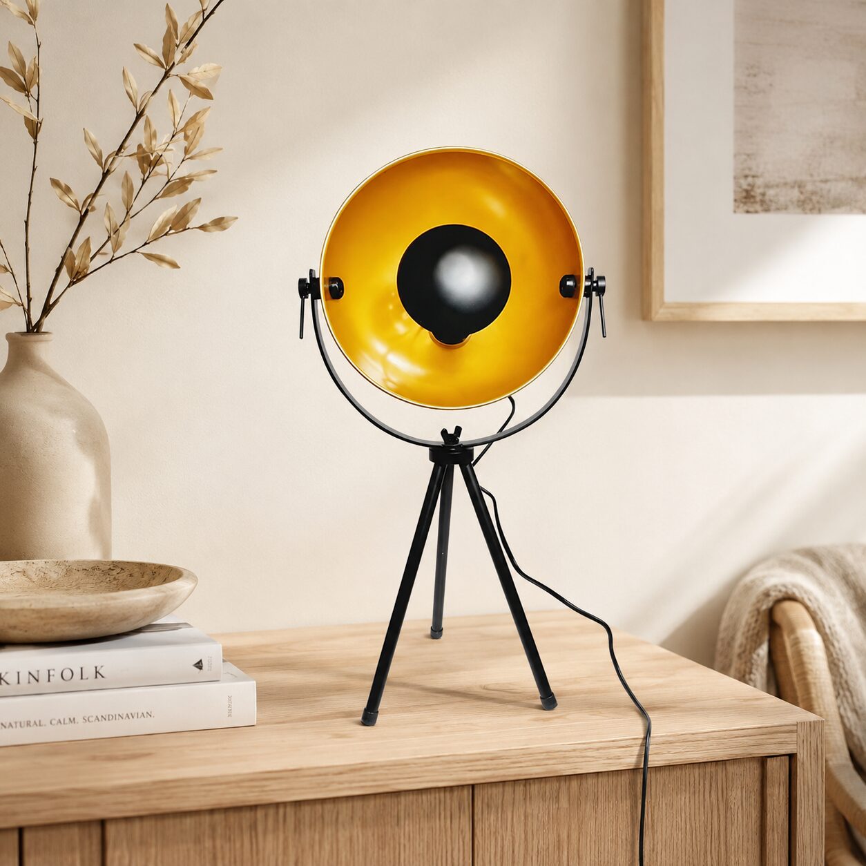 Holstebro Table Lamp – Vintage Tripod Design
